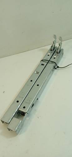 C00385953 Charnière de porte