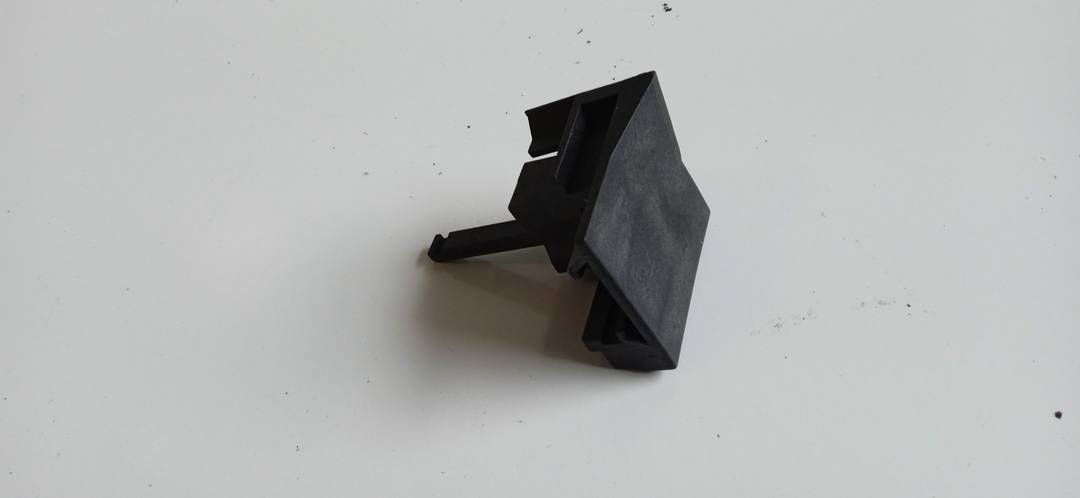 6939921 Fixation paroi four
