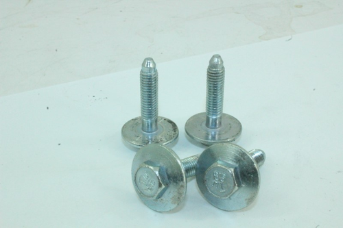 481250218705 Agraffe